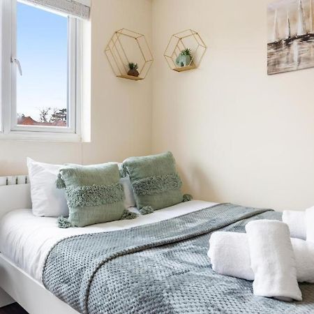Twickenham Homes Isleworth Extérieur photo