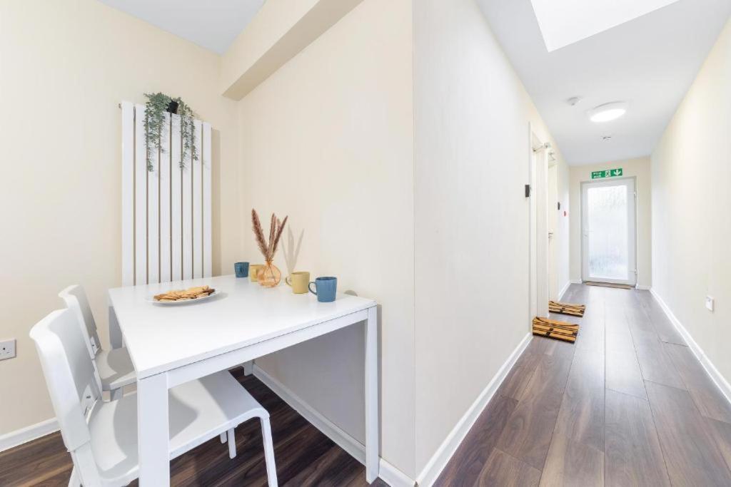 Twickenham Homes Isleworth Extérieur photo